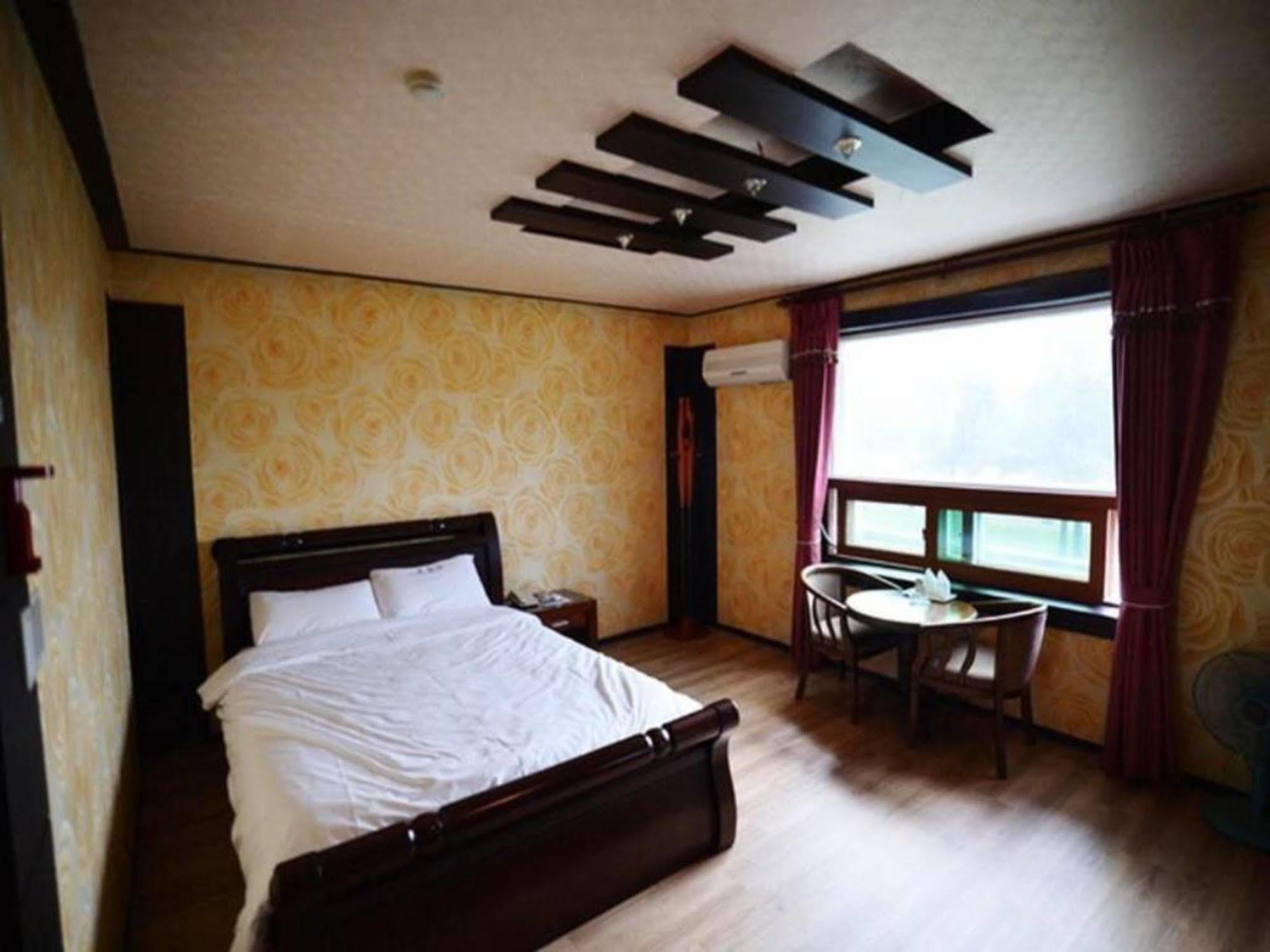 Am Ort Hotel Yeosu Exterior foto