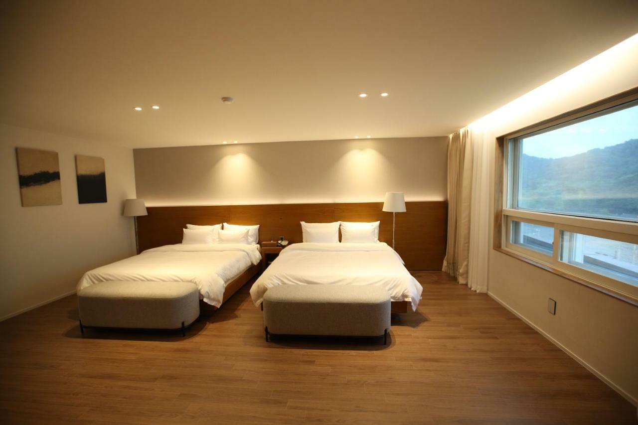 Am Ort Hotel Yeosu Exterior foto